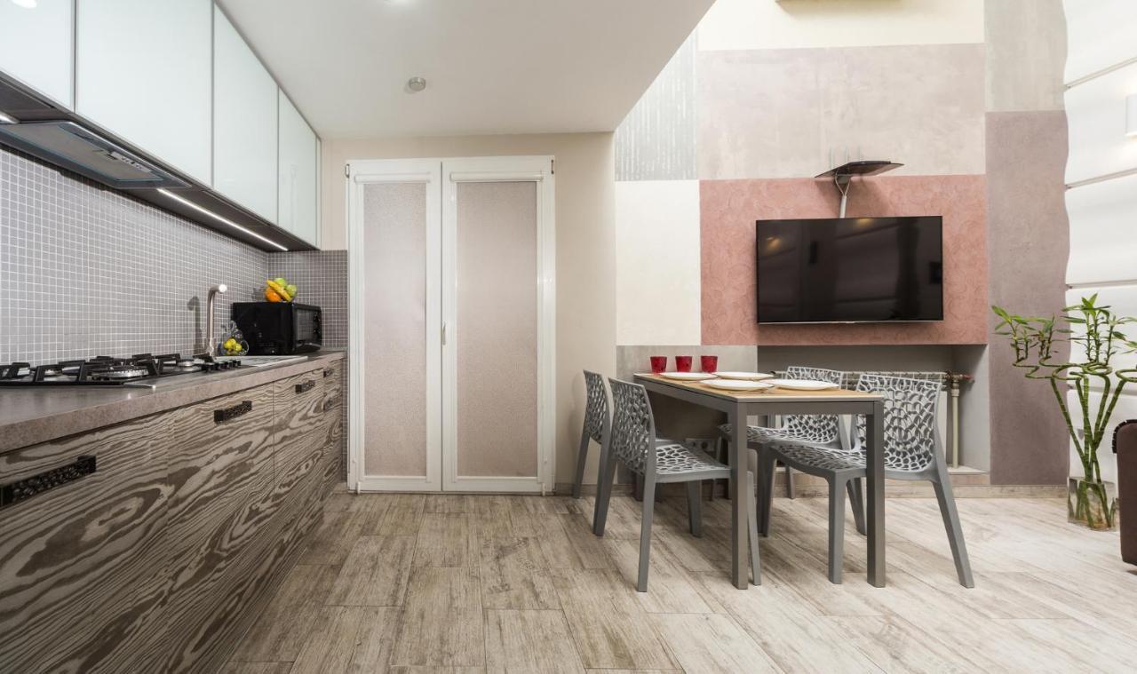 Langery Residence Central Apartments 敖德萨 外观 照片